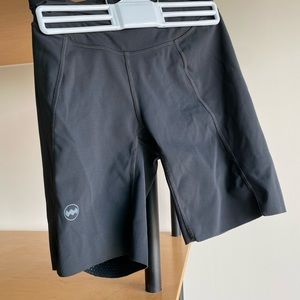 BRAND NEW Janji 7" Groundwork Pace Short in Midnight, Size S